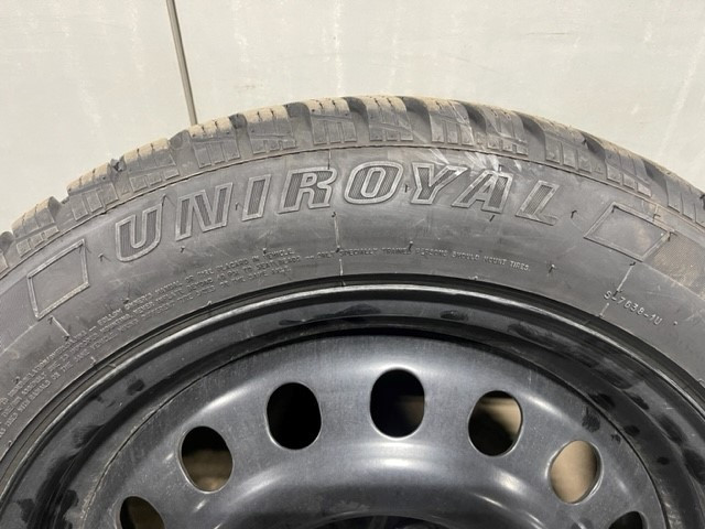 205/55R17 Mini Cooper Winter Tires on Steel Rims **LIKE NEW** in Tires & Rims in London - Image 3