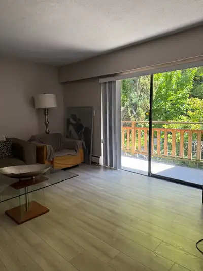 Enjoy comfortable living in a quiet Kitsilano neighbourhood, close to transit, shopping, local ameni...