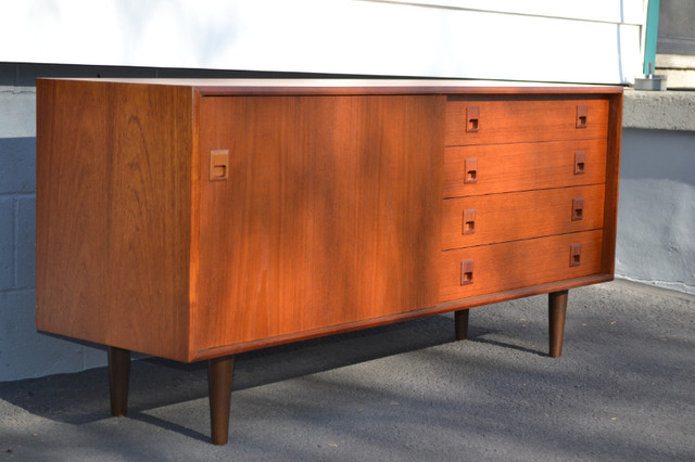 Mid Century Teak Sideboard in Hutches & Display Cabinets in Kingston - Image 3