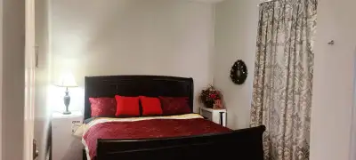 Large bedroom 300sf high ceiling ,looking for AA male worker