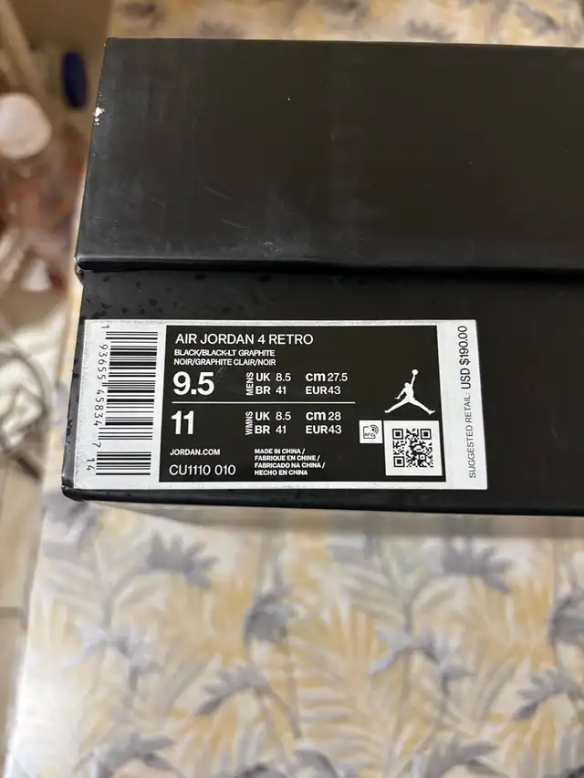 Air Jordan 4 Retro in Men's Shoes in City of Toronto - Image 6