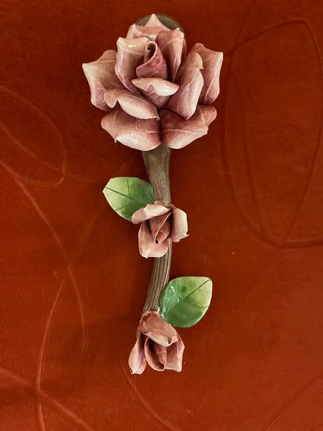 Decorative Ceramic Rose and Leaf Wall Hanger