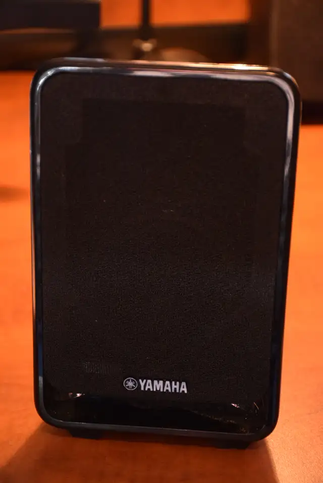 YAMAHA FRONT And CENTER SPEAKERs in Speakers in Oshawa / Durham Region - Image 3