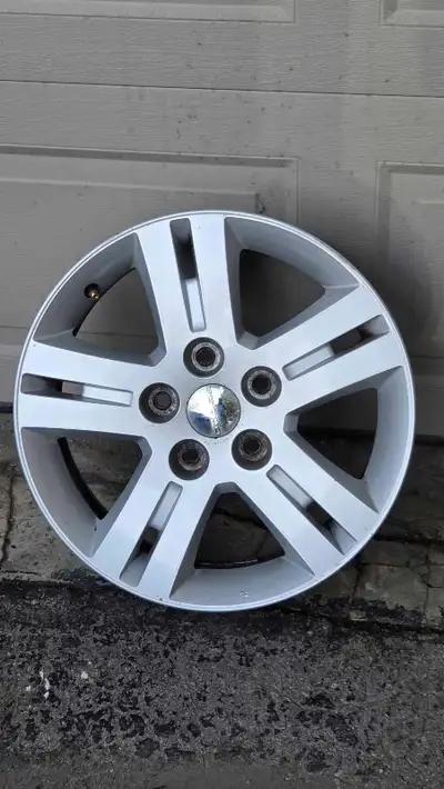 These set of four Dodge Grand Carvan 2012 wheels are in good condition and ready to enhance the look...