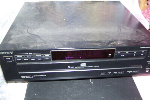 Optimus VCR Model #16-632  Sony Compact five Disk Player Parts in Video & TV Accessories in City of Toronto - Image 2