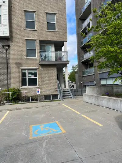 Waterloo Students Housing 4BR, 3Washrooms.