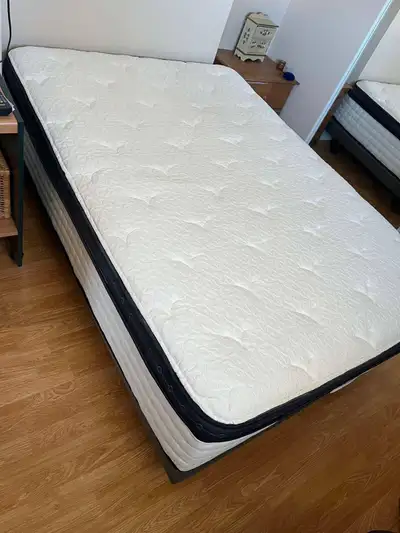 Paid $2500 Kingsdown Double Medical Adjusted Bed With remote, freshly cleaned Head & foot raise; wit...