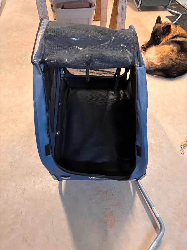 Pet trailer/stroller in Other in Summerside - Image 8