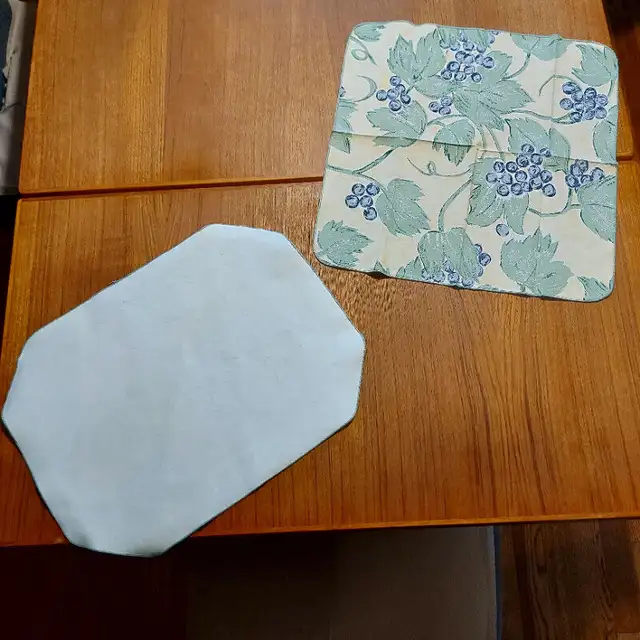 Table Place Mats and napkins in Kitchen & Dining Wares in Oshawa / Durham Region - Image 4
