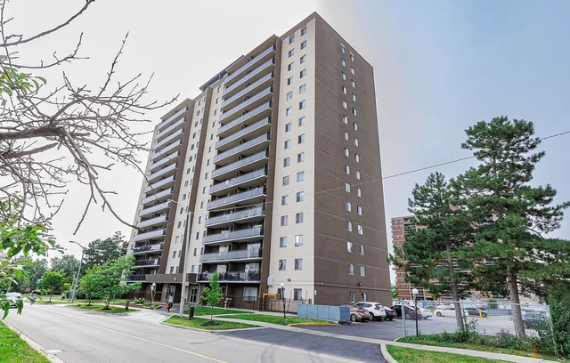 SPACIOUS 3 BEDROOM CONDO FOR RENT at FINCH/KIPLING in Long Term Rentals in Mississauga / Peel Region