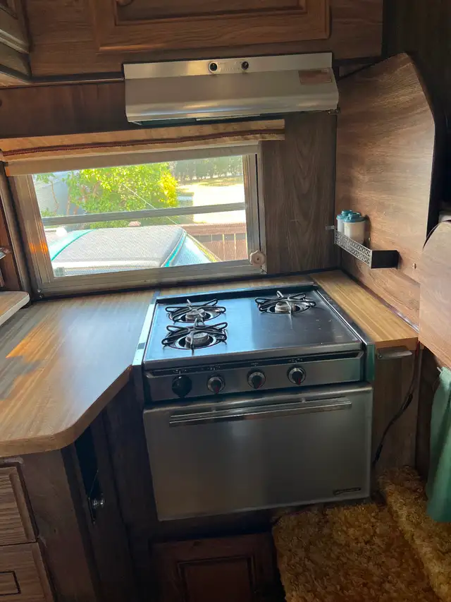 10.5 Foot Truck Camper in Travel Trailers & Campers in Port Alberni - Image 9