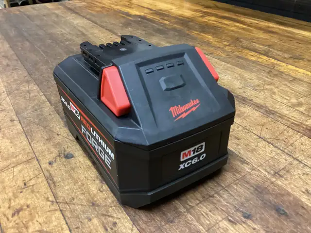 1 - MILWAUKEE M18 XC 6.0 AH FORGE BATTERY in Power Tools in Barrie - Image 8
