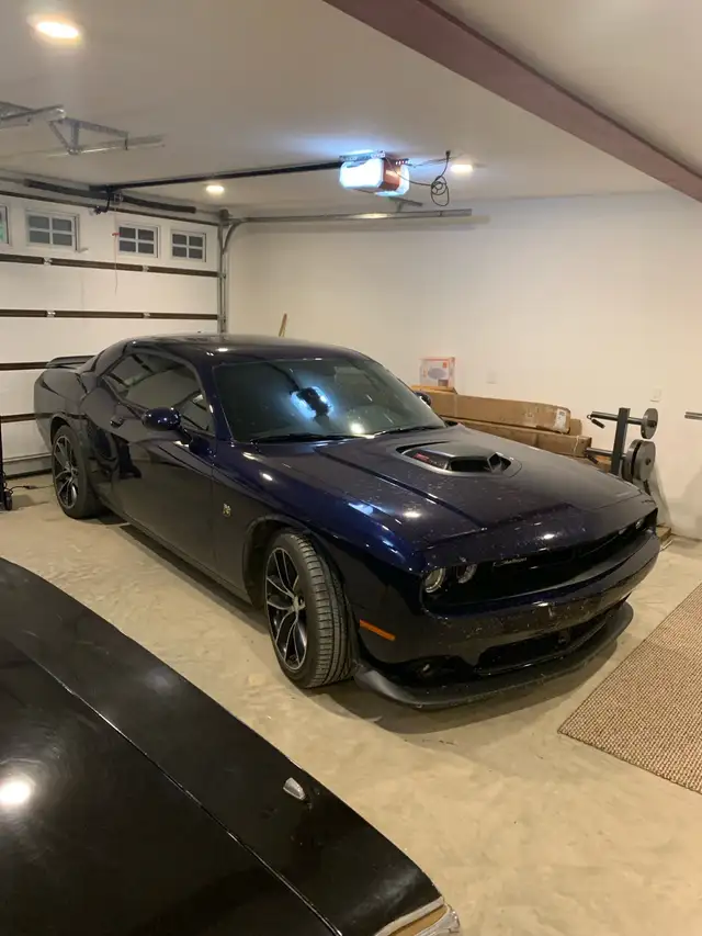 Premium Car in Classic Cars in Swift Current - Image 4