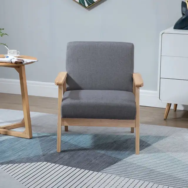 Living room chair with arms in Chairs & Recliners in Markham / York Region - Image 8