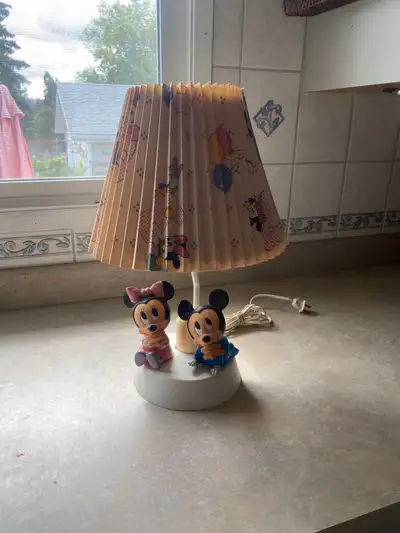  1984 Disney lamp , Voir plus