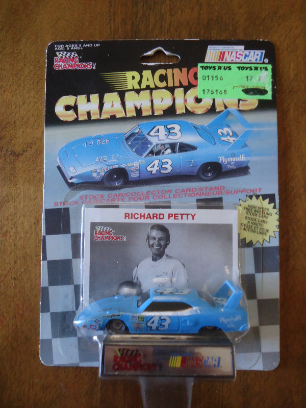 1991 Superbird Richard Petty Nascar Racing Champions MOC No 43 dans Art et objets de collection  à Lévis - Image 2