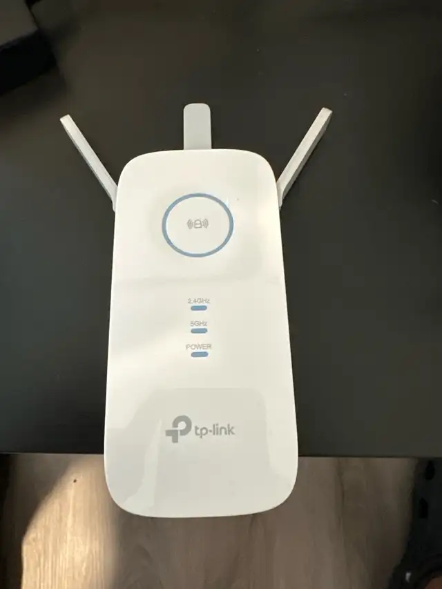 TP Link - Router and Wifi Extender511719579657195524