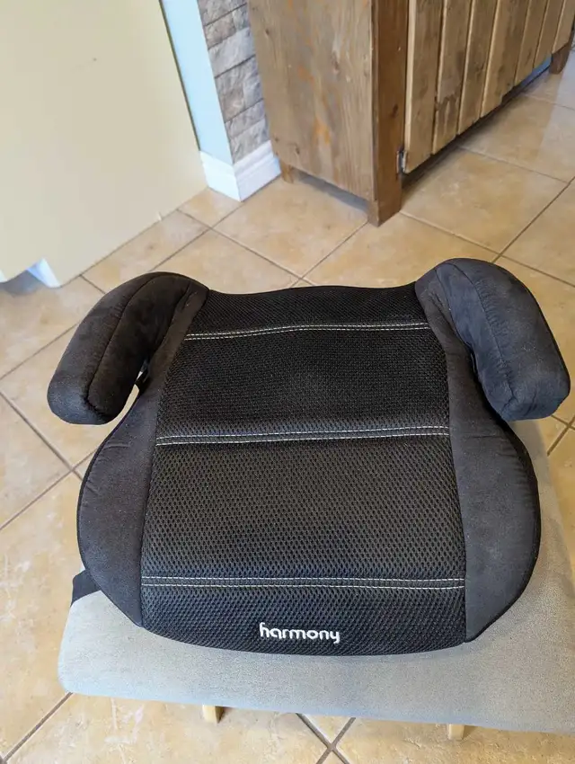 Booster seat in Other in Fredericton - Image 2