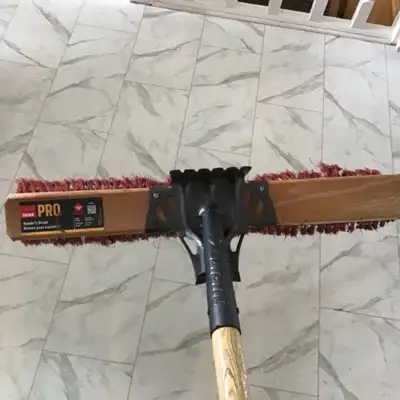 Balai Garant Pro 29" par 6" pour couvreur, View more