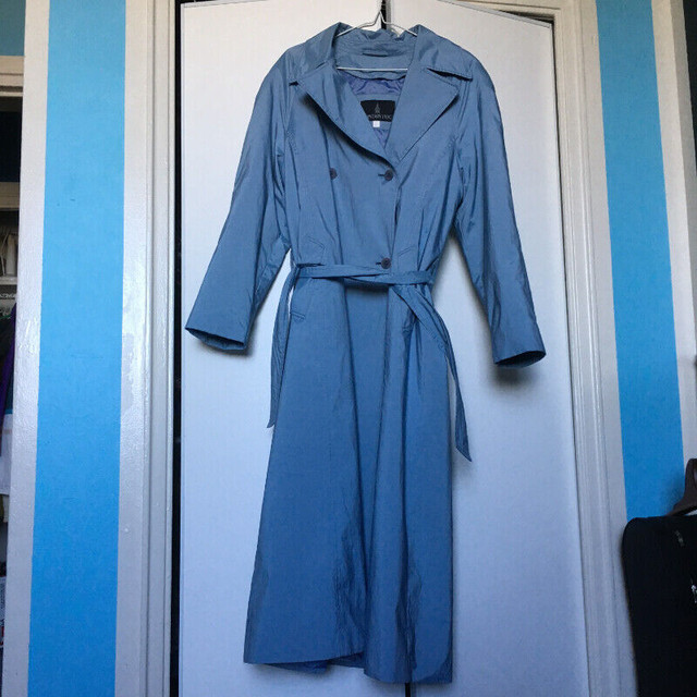 Vintage London Fog Trench Coat - Women's Size 8 in Women's - Tops & Outerwear in City of Toronto