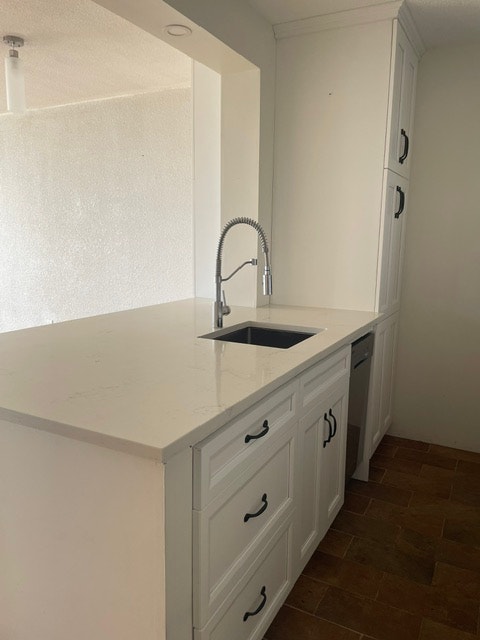 Luxury 2 B Peninsula Condo-Harbour Views and Indoor Parking 3