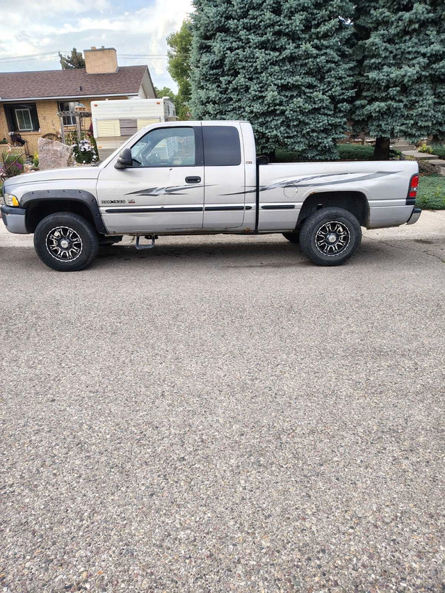 1999 Dodge Ram 1500 XLT V8 Magnum in Cars & Trucks in Lethbridge - Image 2