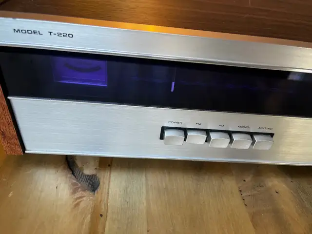 Superscope by Marantz T-220 Tuner in Stereo Systems & Home Theatre in Gatineau - Image 4