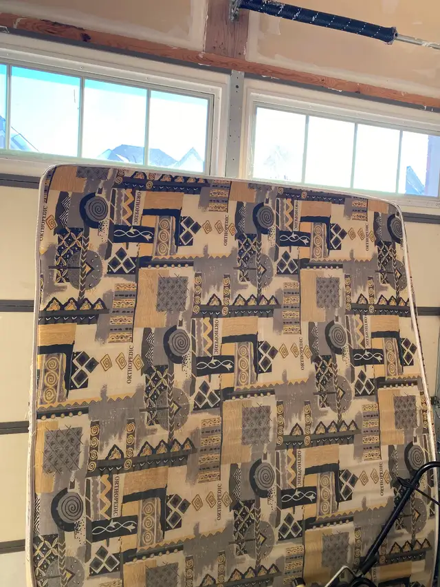FREE Mattress in Whitby in Bedding in Oshawa / Durham Region - Image 2