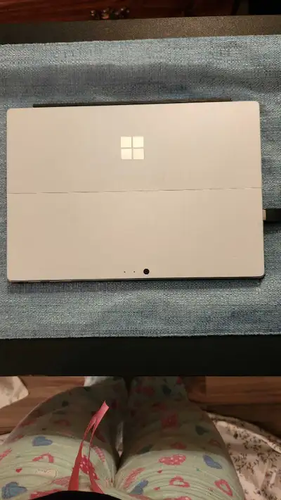 Microsoft Notebook Surface Pro 5Lightweight Easy to fit in a purse or backpack Touchscreen with remo...