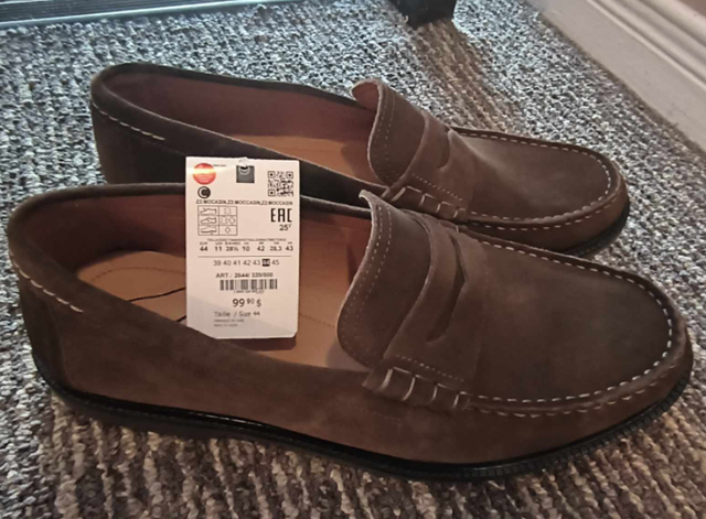  100% Genuine Leather Suede Loafers – Size 11 (EU 44) in Security Systems in City of Montréal - Image 10