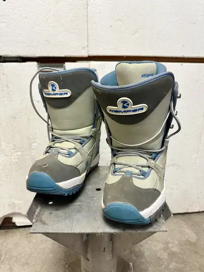 Kemper snowboard boots US women 10, View more