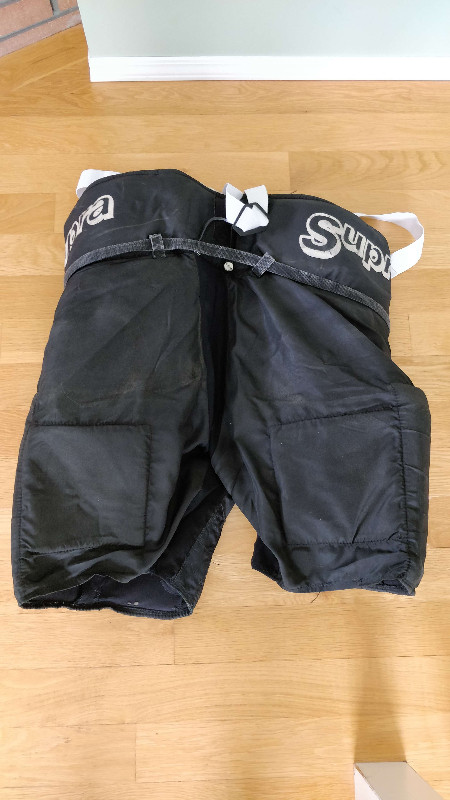 CCM Supra Hockey Pants - Senior *Price Negotiable* in Hockey in Nanaimo - Image 2