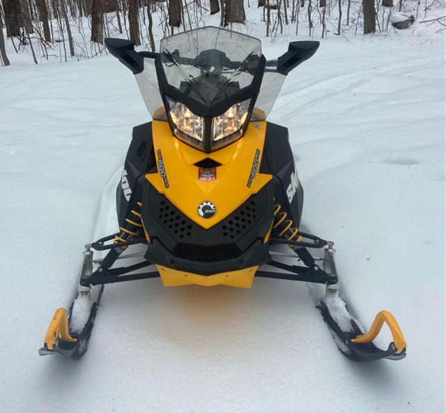 SKIDOO MXZ 600 ACE in Snowmobiles in Barrie - Image 4