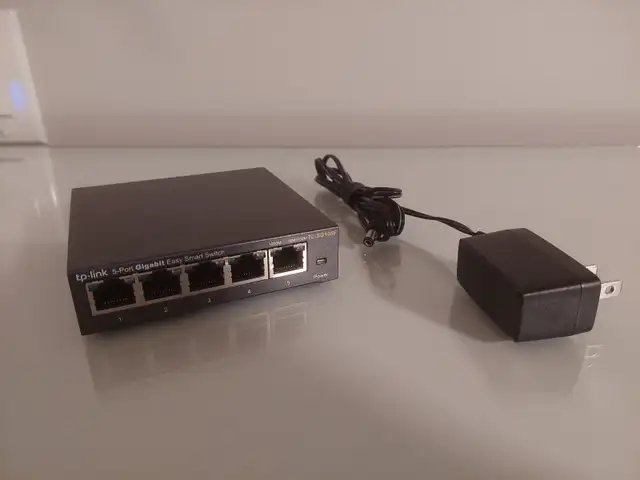 TP-Link TL-SG105E gigabit 5-port managed VLAN network switch628637380893471218