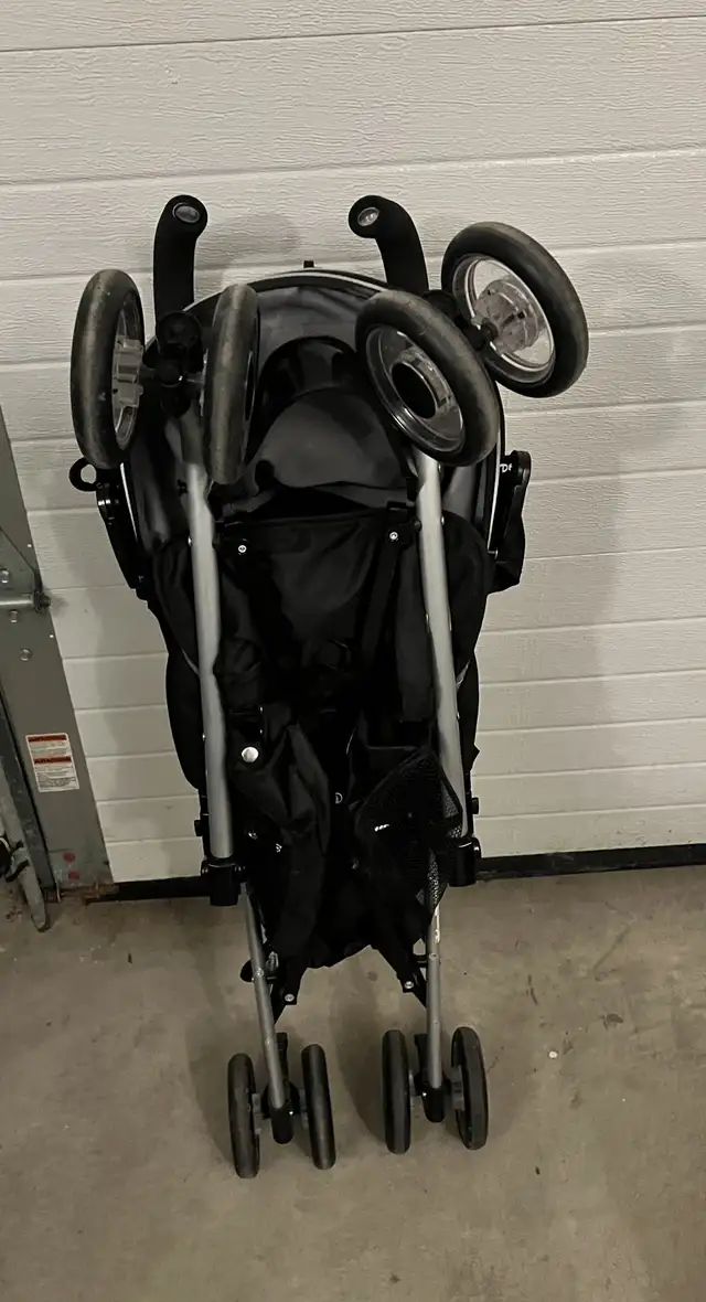 Evezo Umbrella Stroller in Strollers, Carriers & Car Seats in Kitchener / Waterloo - Image 6