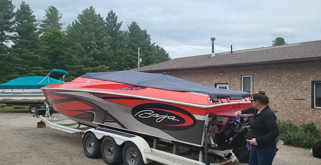 2001 Baja 33 Outlaw in Powerboats & Motorboats in Ottawa - Image 2