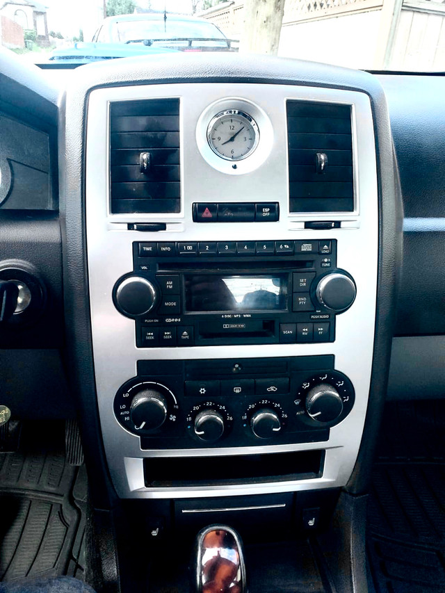 2006 Chrysler 300c, 5.7 L HEMI V8 in Cars & Trucks in Calgary - Image 3