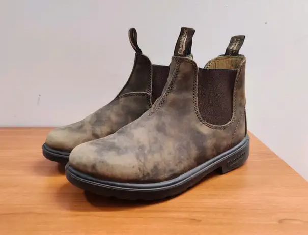 Blundstone 500 Boot Rustic Tan Brown ⎮ Womens   5 US in Women's - Shoes in City of Toronto - Image 2