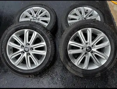 These Michelin Defender 2 tires paired with Hyundai rims are in good pre-owned condition and offer r...