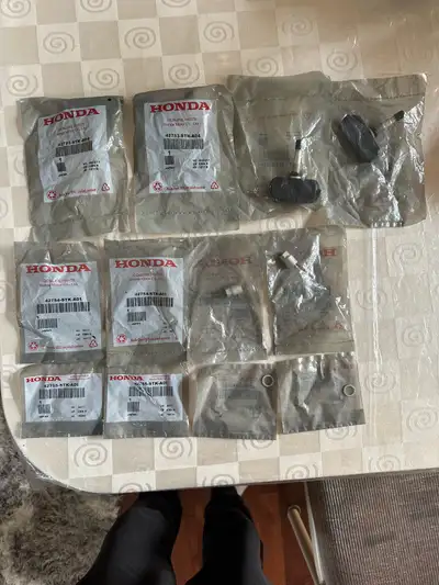 I am selling a new genuine Honda TPMS (Tire Pressure Monitoring System) sensors, part number 42753-S...