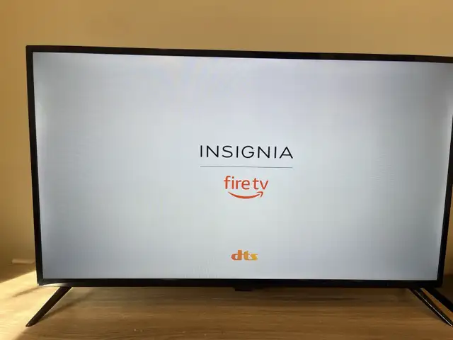 Téléviseur Insignia Fire TV - 42 pouces in TVs in City of Montréal - Image 4