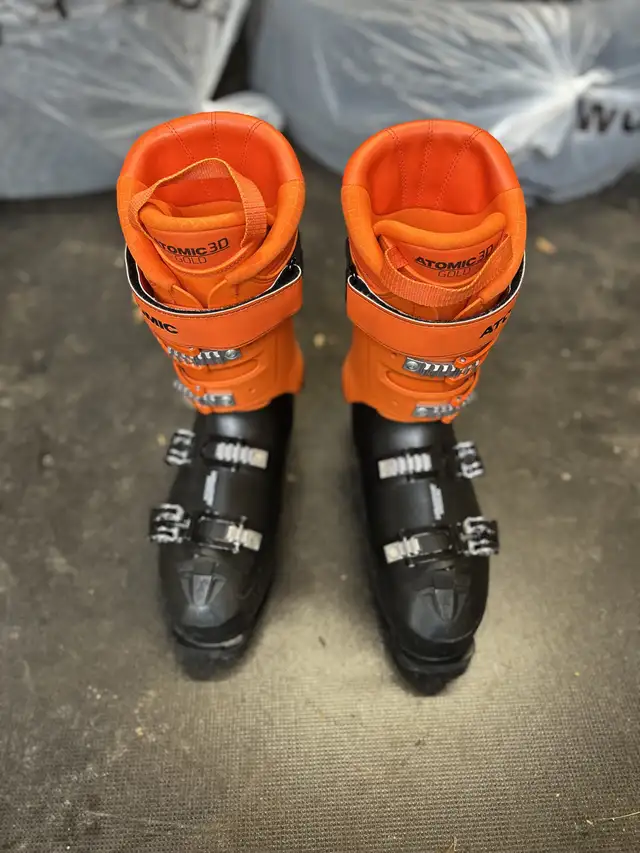 Atomic Hawk 110S ski boots64363357347203123