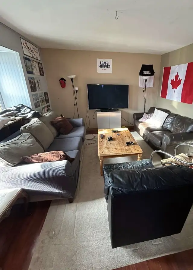 Jan - April 2026 Sublet Available! 2 minute walk to Laurier in Room Rentals & Roommates in Kitchener / Waterloo - Image 4