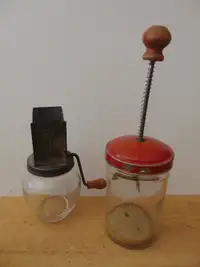 Vintage Uniform Nut Meat Chopper / Androck Chopper Measuring Cup