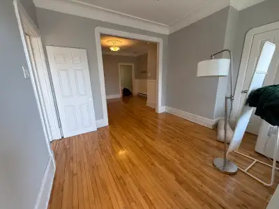 Disponible 1er juillet / Available July 1st Visits can be scheduled on on demand by current tenant o...