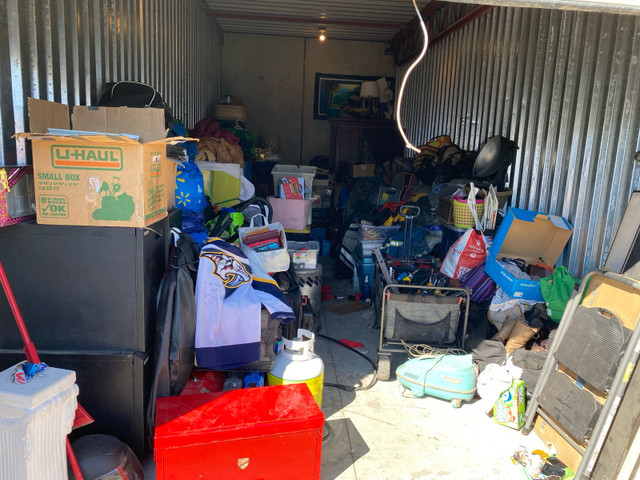 Storage clean out *WILL TRADE STUFF FOR VEHICLE* dans Ventes de garage  à Calgary - Image 3
