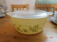 Pyrex Casserole Dish w lid 2.5L