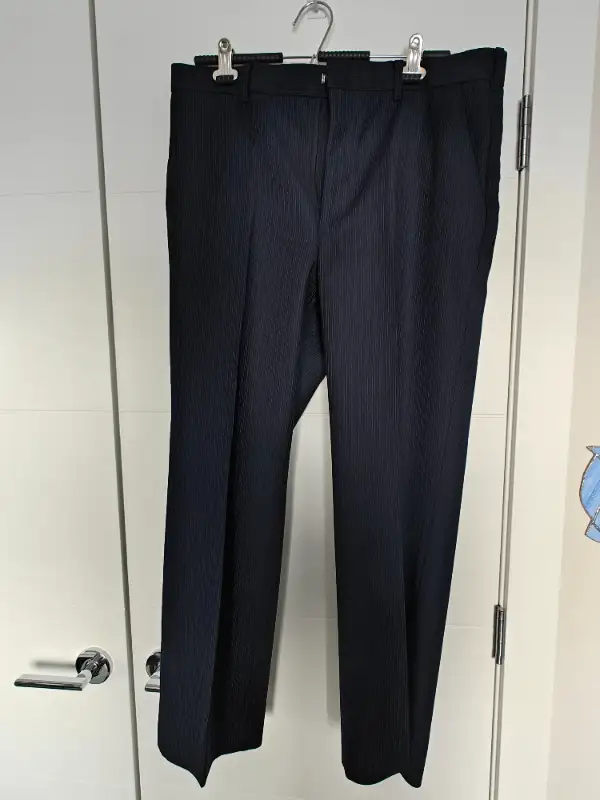 Wm H Leishman Men Formal 3 Piece Wool Suit - 42 Jacket 34 Pants in Men's in Calgary - Image 9