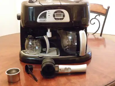 Delonghi 3 in 1 Coffee Center Makes Coffee, Espresso and Cappuccino -Has Instructions but no box, in...
