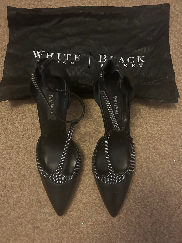 White House black market shoes size 10 - 25$ in Women's - Shoes in Thunder Bay